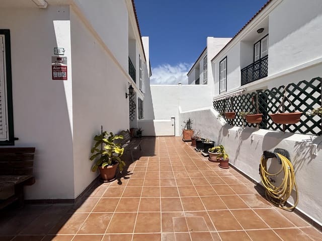 3 soveværelse Semi-Rækkehus til salg i Abades, Arico - € 375.000 (Ref: 9765140)