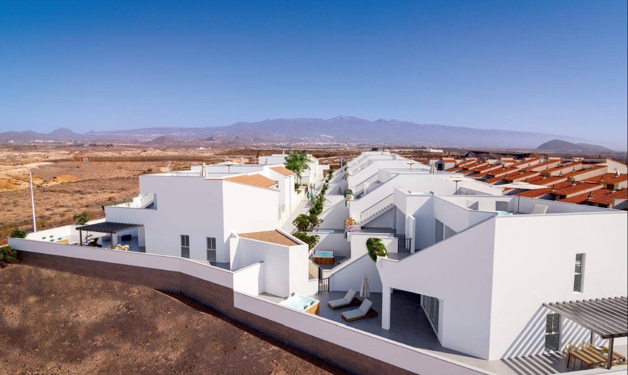 2 bedroom Apartment for sale in El Medano with garage - € 416,215 (Ref: 9846562)