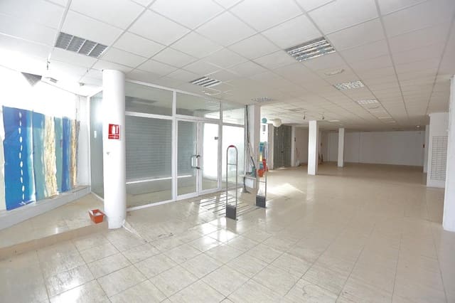 Commercial for rent in Alcanar - € 2,000 (Ref: 7786400)