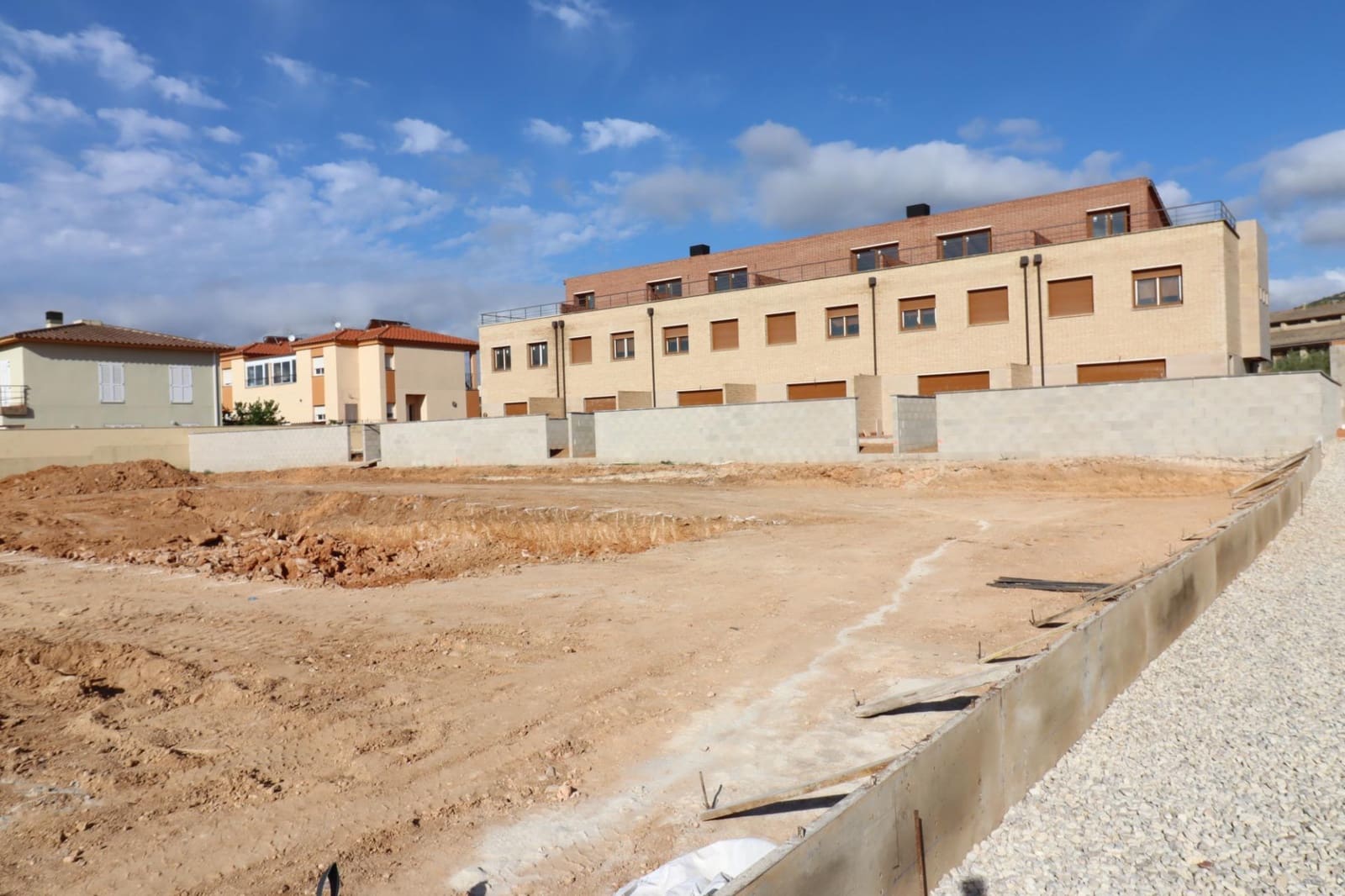 3 soveværelse Semi-Rækkehus til salg i Ulldecona med swimmingpool garage - € 220.000 (Ref: 8676148)