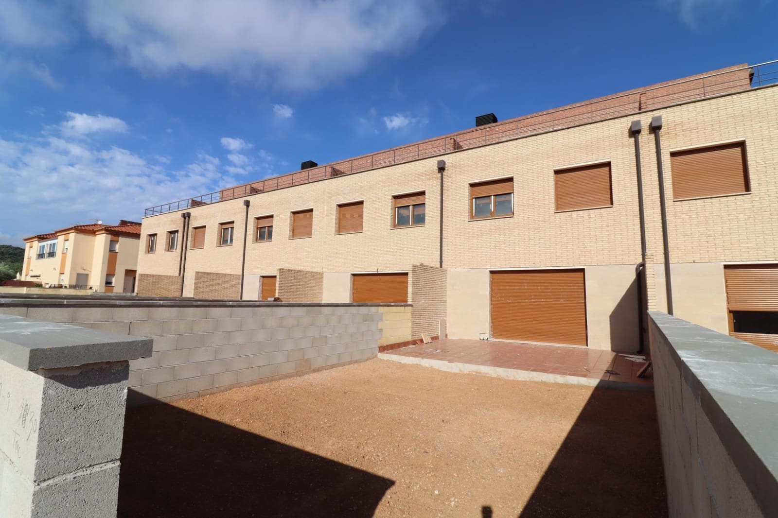 3 soveværelse Semi-Rækkehus til salg i Ulldecona med swimmingpool garage - € 220.000 (Ref: 8676148)