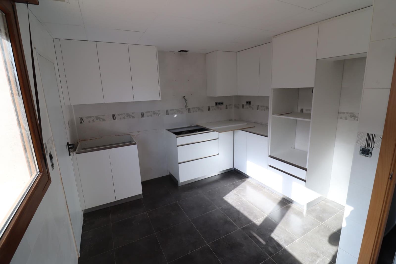 3 soveværelse Semi-Rækkehus til salg i Ulldecona med swimmingpool garage - € 220.000 (Ref: 8676148)