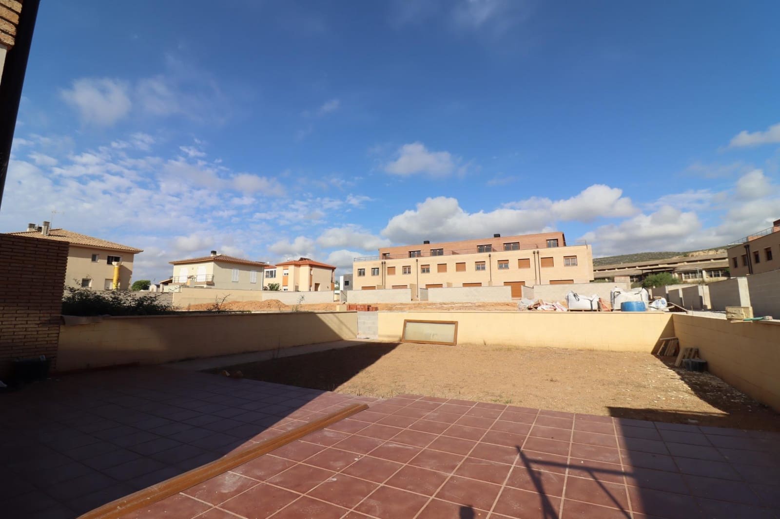 3 soverom Kjedet enebolig til salgs i Ulldecona med svømmebasseng garasje - € 220 000 (Ref: 8676148)