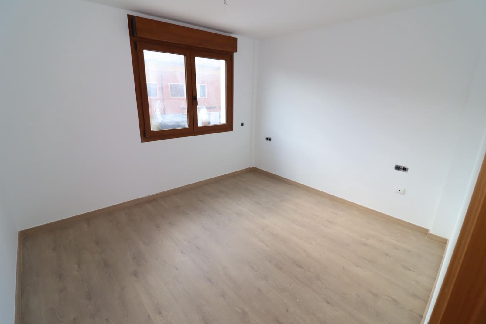 3 soverom Kjedet enebolig til salgs i Ulldecona med svømmebasseng garasje - € 220 000 (Ref: 8676148)