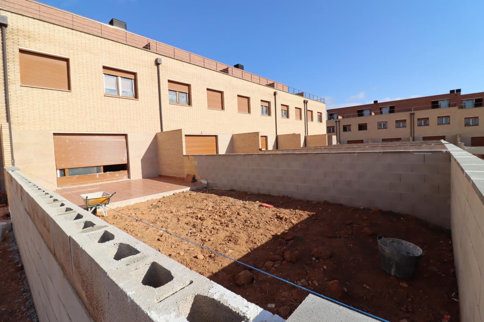 3 soverom Kjedet enebolig til salgs i Ulldecona med svømmebasseng garasje - € 220 000 (Ref: 8676148)