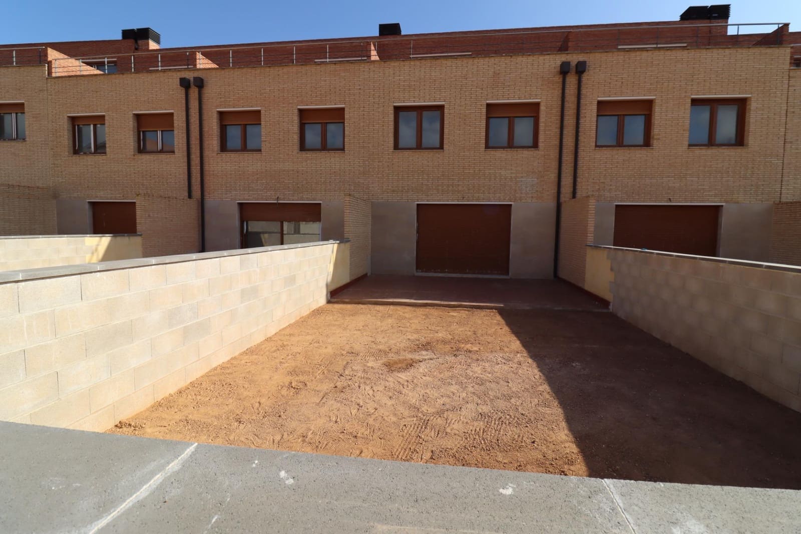 3 soverom Kjedet enebolig til salgs i Ulldecona med svømmebasseng garasje - € 220 000 (Ref: 8676148)