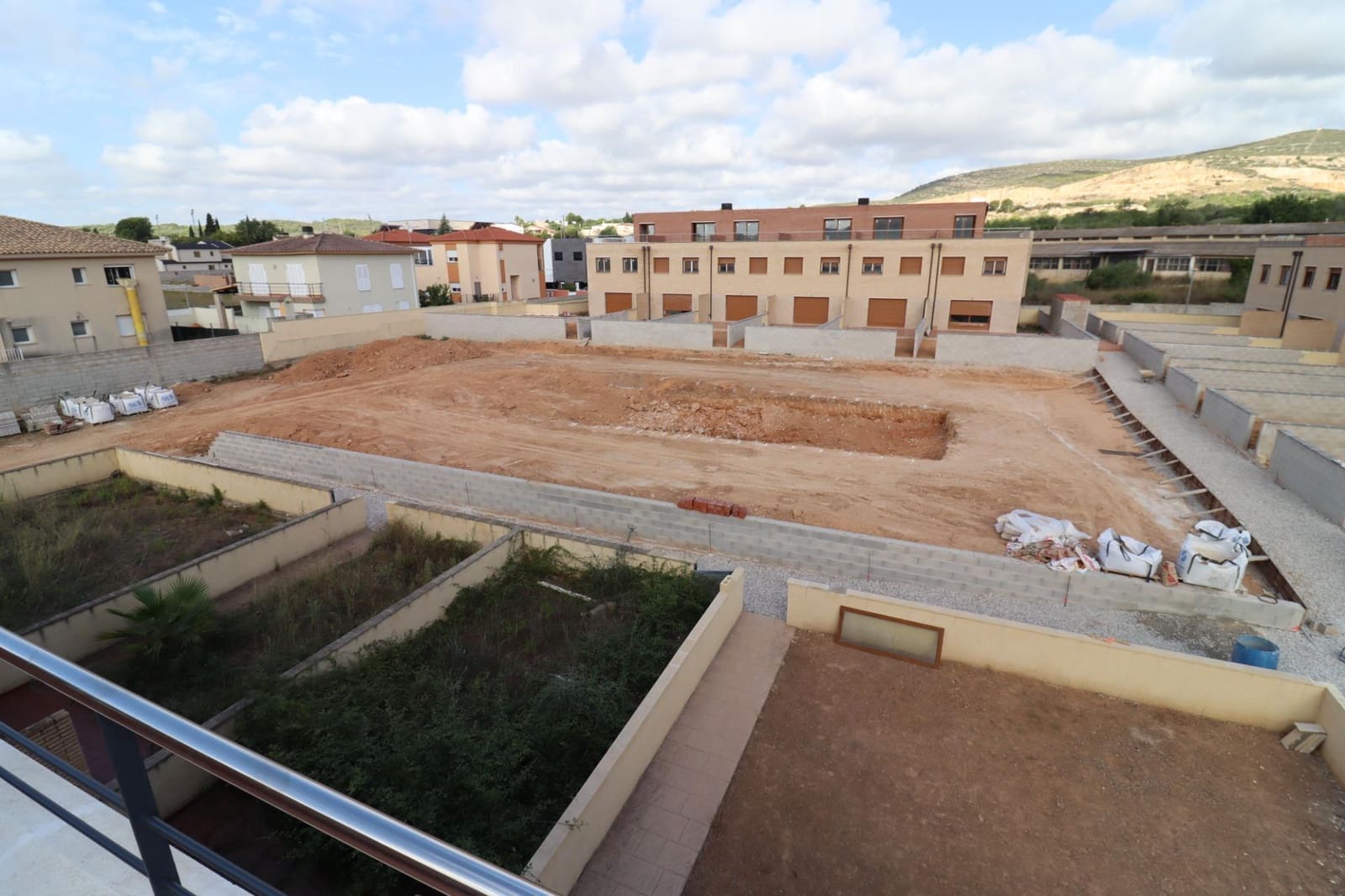 3 soverom Kjedet enebolig til salgs i Ulldecona med svømmebasseng garasje - € 220 000 (Ref: 8676148)