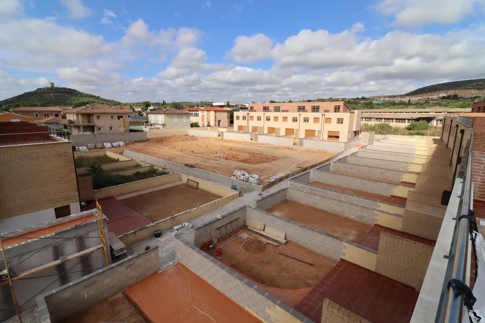 3 soverom Kjedet enebolig til salgs i Ulldecona med svømmebasseng garasje - € 220 000 (Ref: 8676148)