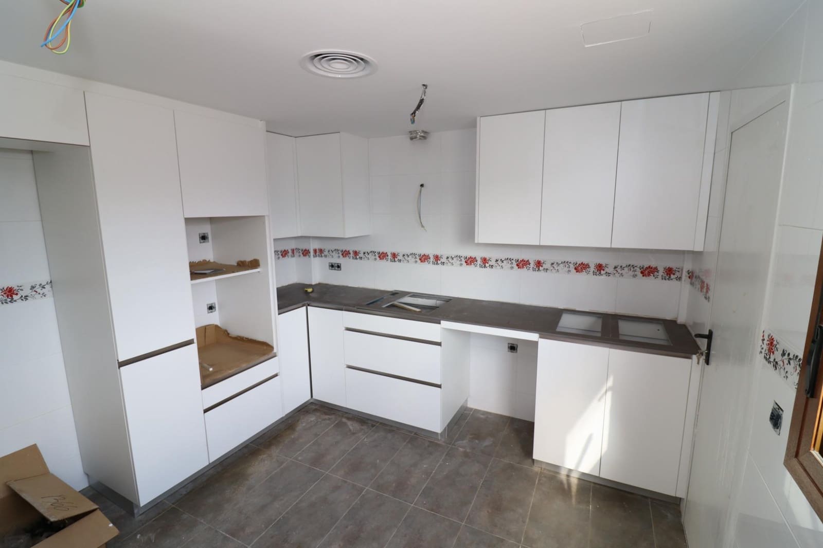 3 soverom Kjedet enebolig til salgs i Ulldecona med svømmebasseng garasje - € 220 000 (Ref: 8676148)