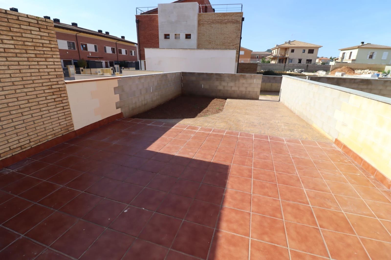 3 soverom Kjedet enebolig til salgs i Ulldecona med svømmebasseng garasje - € 220 000 (Ref: 8676148)