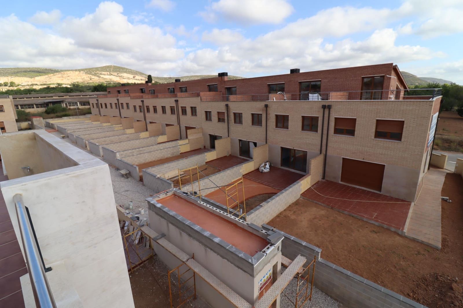 3 soverom Kjedet enebolig til salgs i Ulldecona med svømmebasseng garasje - € 220 000 (Ref: 8676148)