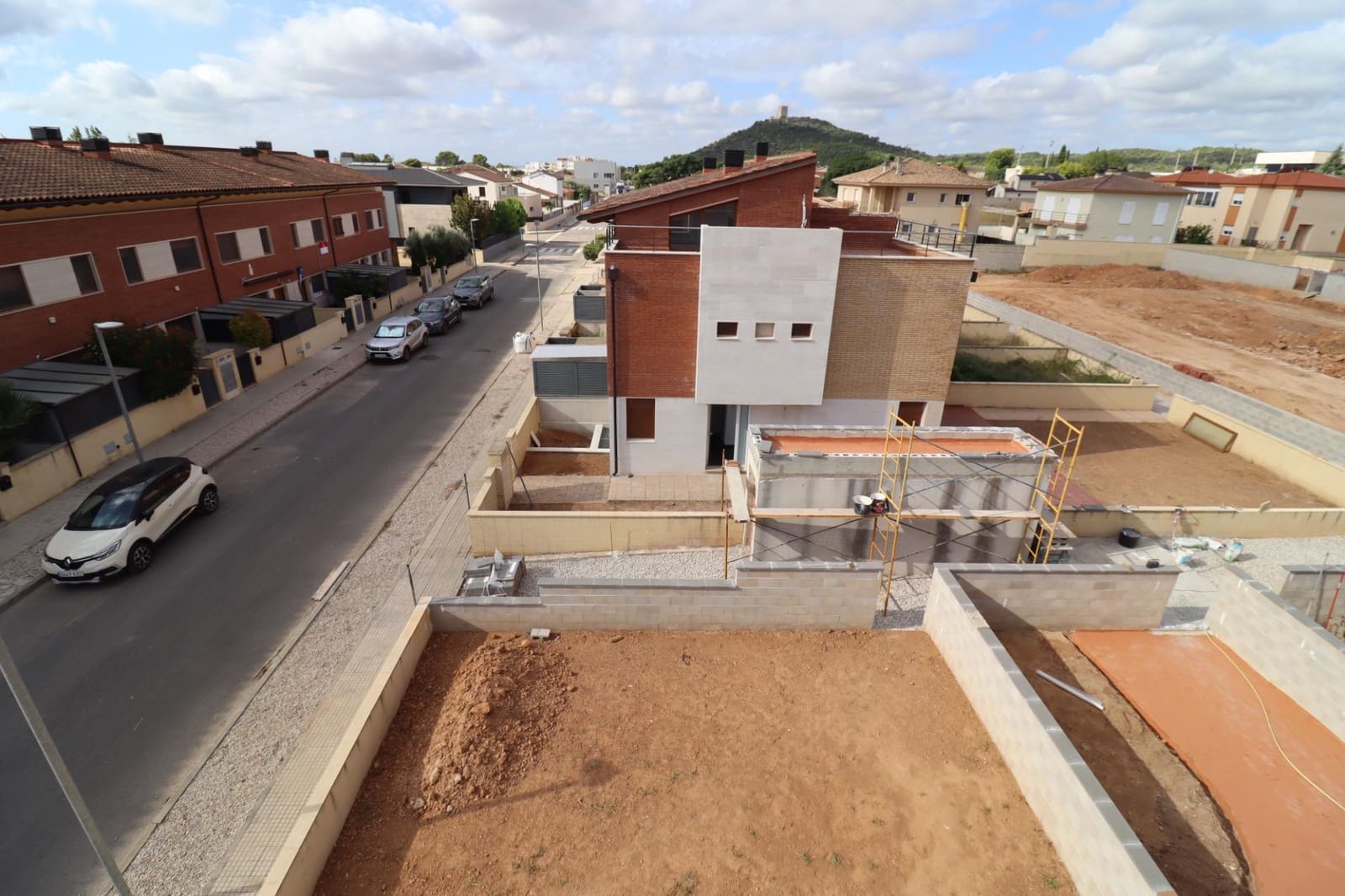 3 soverom Kjedet enebolig til salgs i Ulldecona med svømmebasseng garasje - € 220 000 (Ref: 8676148)