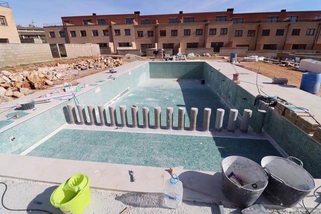 3 slaapkamer Halfvrijstaande villa te koop in Ulldecona met zwembad garage - € 220.000 (Ref: 8676148)