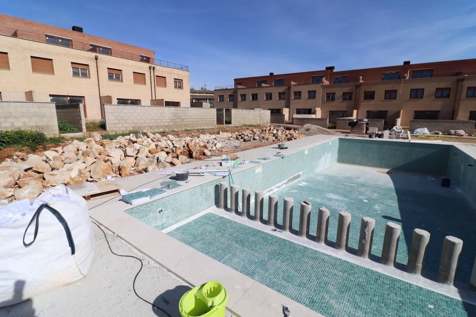 3 soverom Kjedet enebolig til salgs i Ulldecona med svømmebasseng garasje - € 220 000 (Ref: 8676148)