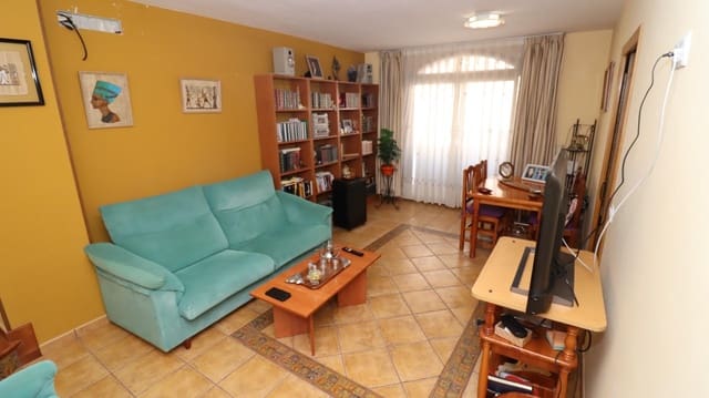 3 chambre Maison de Ville à vendre à Ulldecona avec piscine garage - 199 900 € (Ref: 9039998)