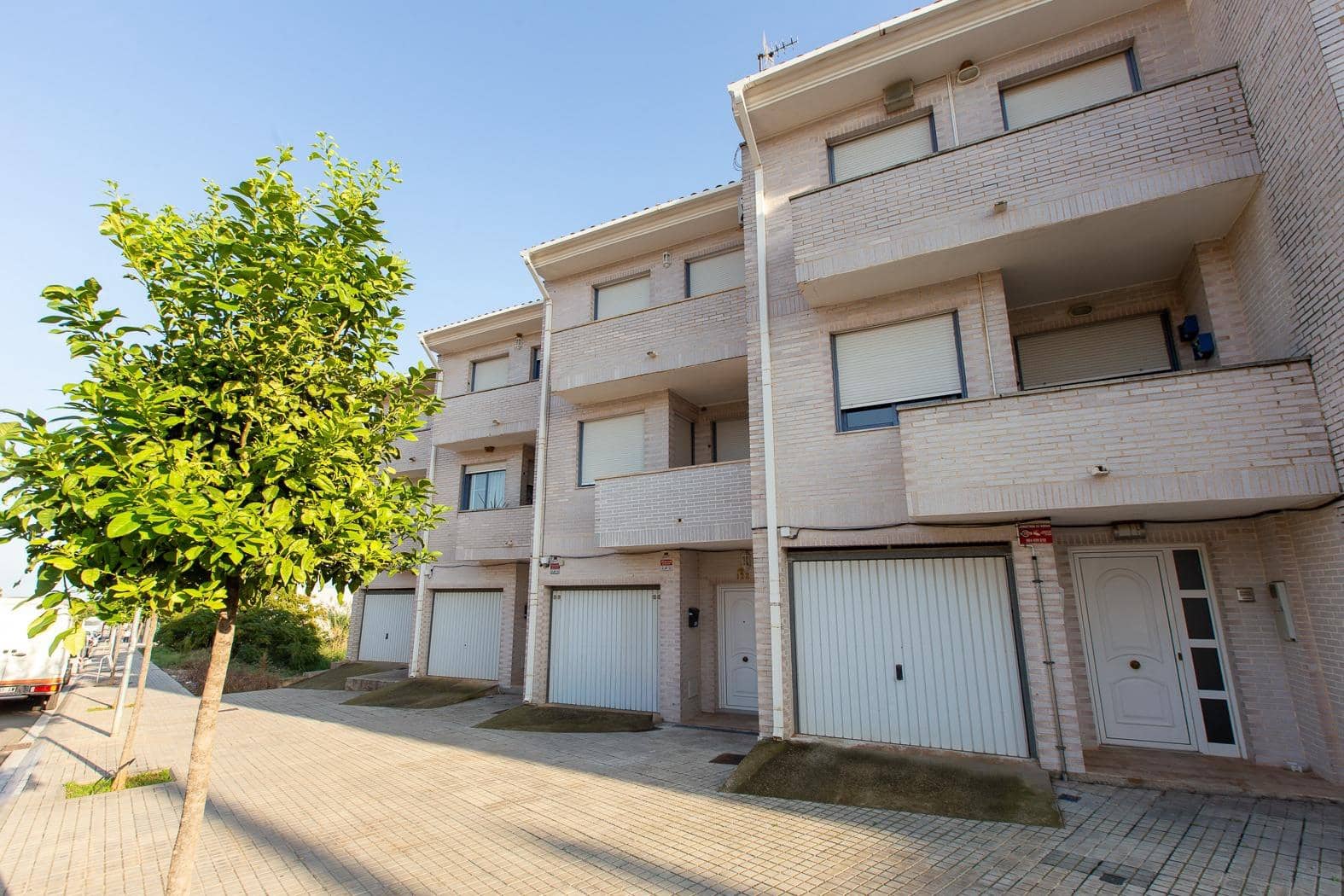 3 bedroom Townhouse for sale in Alcanar with garage - € 233,300 (Ref: 9312870)