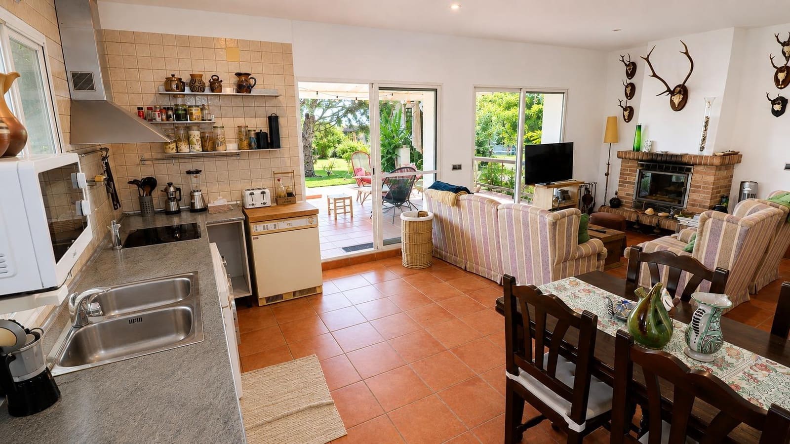 3 bedroom Finca/Country House for sale in Les Cases d'Alcanar with pool - € 365,000 (Ref: 9806478)