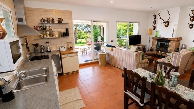 3 bedroom Finca/Country House for sale in Les Cases d'Alcanar, Alcanar with pool - € 365,000 (Ref: 9806478)