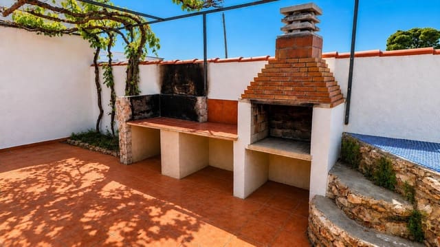 3 bedroom Finca/Country House for sale in Les Cases d'Alcanar, Alcanar with pool - € 365,000 (Ref: 9806478)