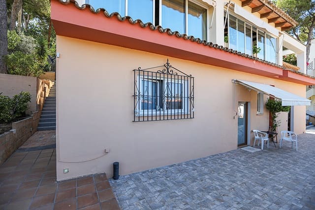 8 soveværelse Villa til salg i Costa de la Calma, Calvià - € 850.000 (Ref: 7093934)