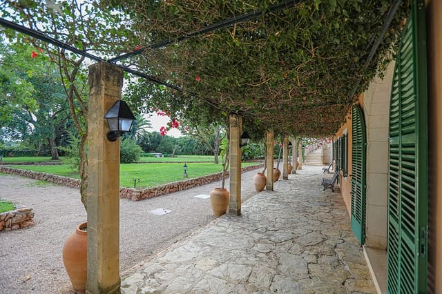 20 slaapkamer Commercieel te koop in Llucmajor met zwembad - € 11.700.000 (Ref: 7252143)