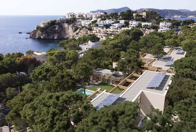 Grunde uden byggetilladelser til salg i Santa Ponsa, Calvià - € 5.700.000 (Ref: 9131174)
