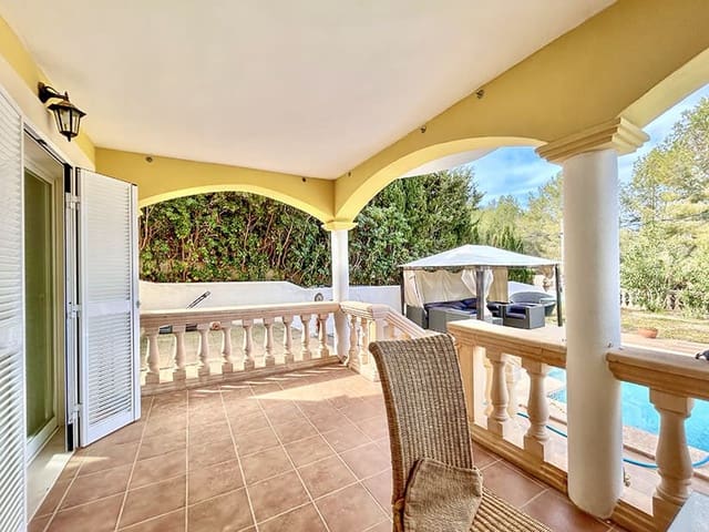 4 soveværelse Villa til salg i Costa de la Calma, Calvià med swimmingpool - € 1.690.000 (Ref: 9131288)