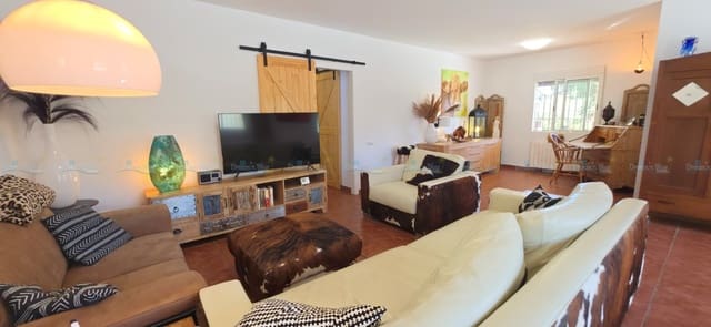 5 quarto Moradia para venda em Ontinyent com piscina garagem - 480 000 € (Ref: 10111128)