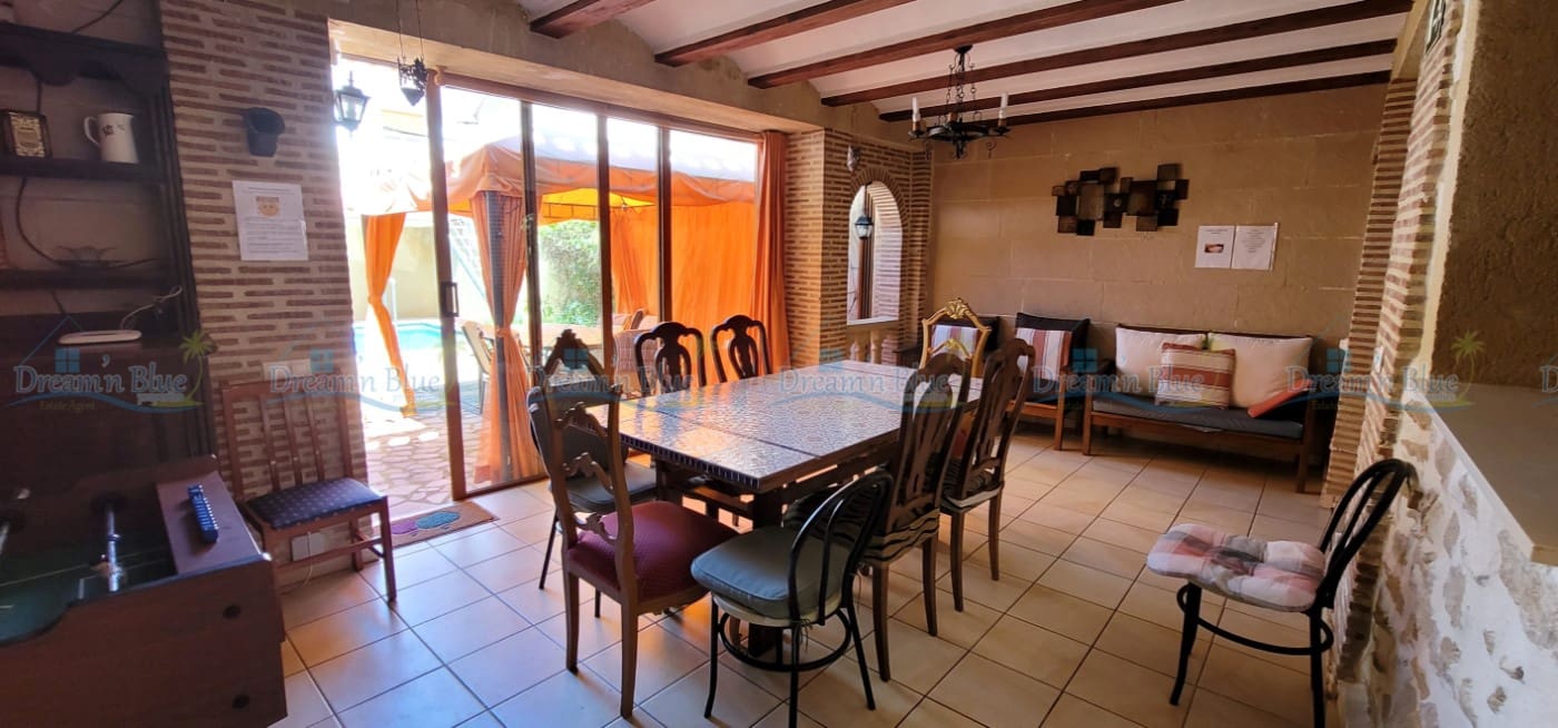 5 slaapkamer Huis te koop in Albaida met zwembad - € 220.000 (Ref: 6784067)