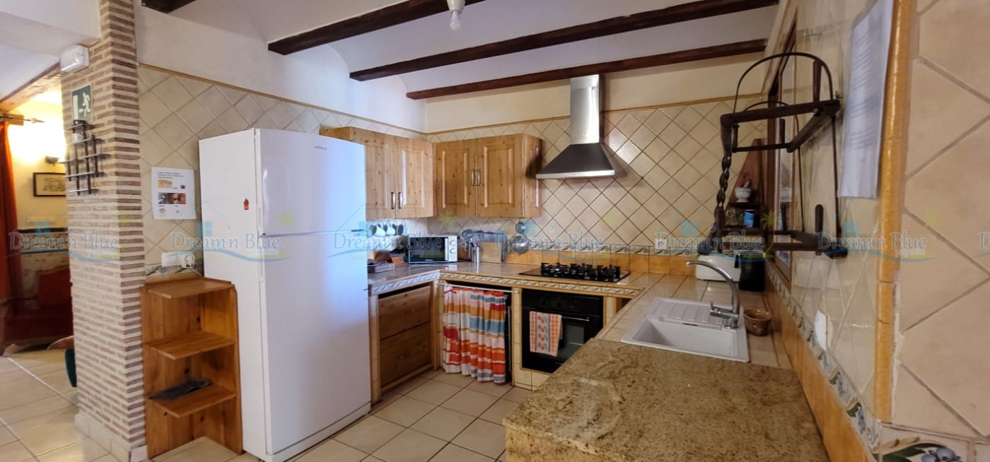 5 slaapkamer Huis te koop in Albaida met zwembad - € 220.000 (Ref: 6784067)