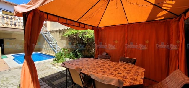 5 slaapkamer Huis te koop in Albaida met zwembad - € 220.000 (Ref: 6784067)