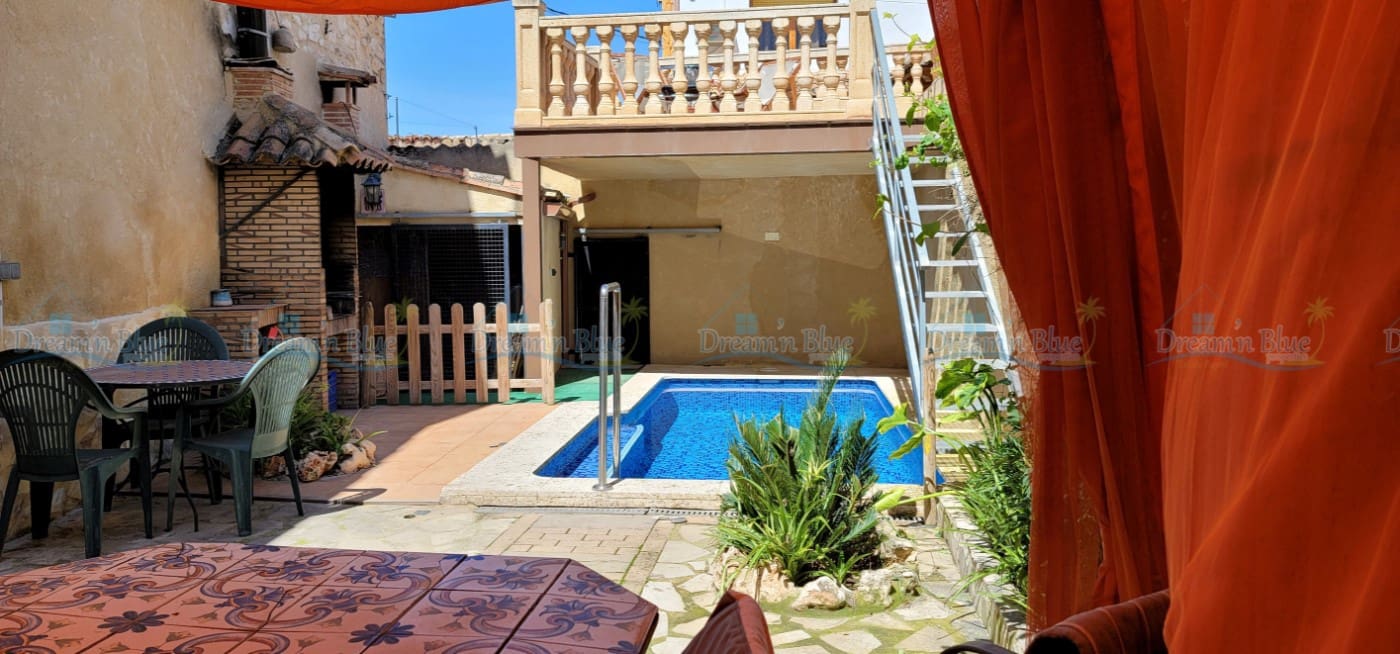 5 slaapkamer Huis te koop in Albaida met zwembad - € 220.000 (Ref: 6784067)