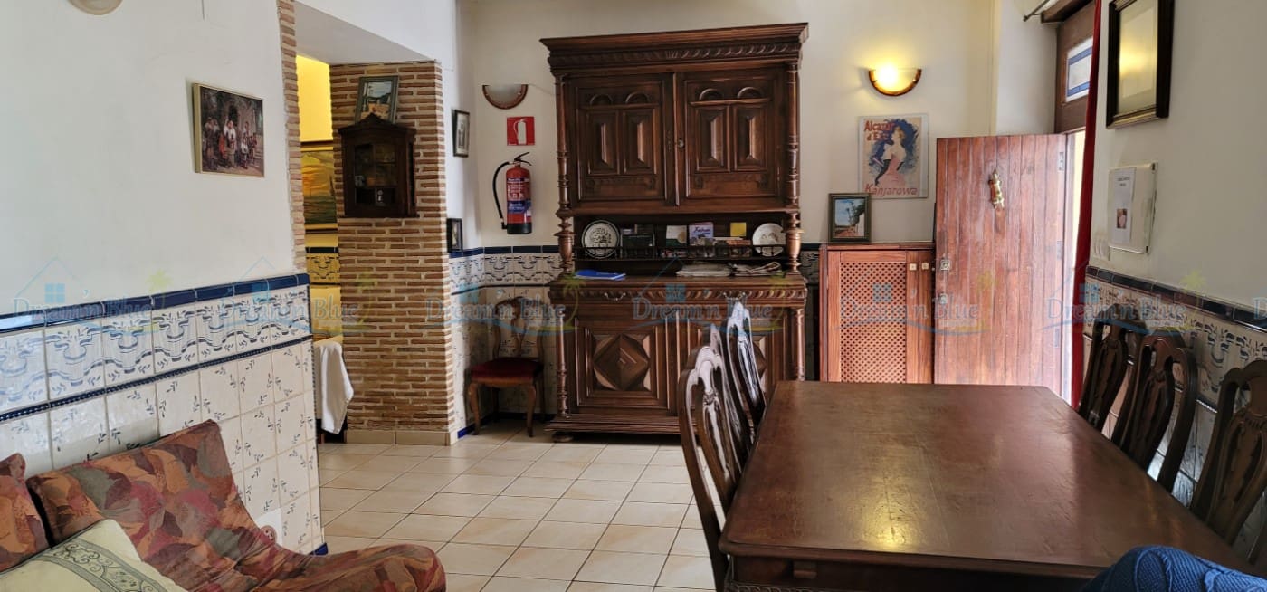 5 slaapkamer Huis te koop in Albaida met zwembad - € 220.000 (Ref: 6784067)