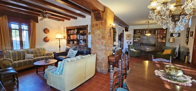 7 bedroom Villa for sale in Ontinyent with pool garage - € 650,000 (Ref: 8736650)