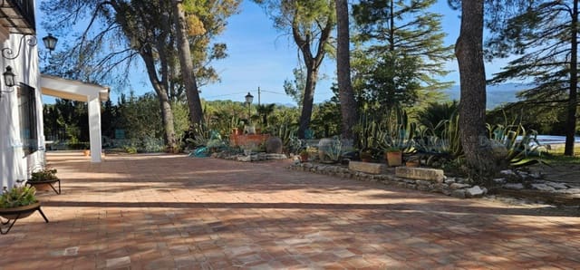 7 bedroom Villa for sale in Ontinyent with pool garage - € 650,000 (Ref: 8736650)