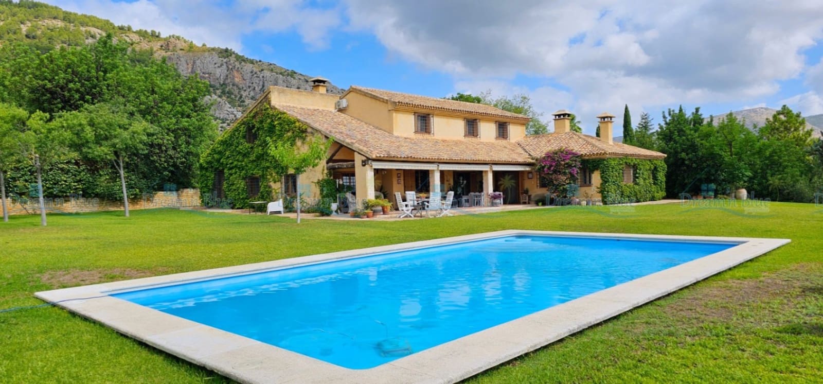 5 soveværelse Villa til salg i Muro de Alcoy med swimmingpool garage - € 880.000 (Ref: 9198686)