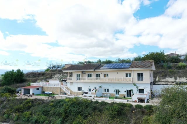 3 soverom Villa til salgs i Beniarrés med svømmebasseng garasje - € 495 000 (Ref: 9302789)