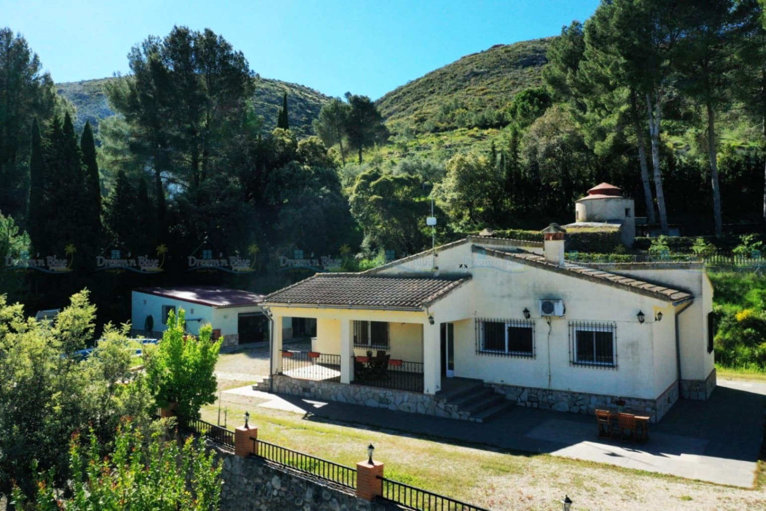 3 slaapkamer Villa te koop in Ontinyent met zwembad garage - € 345.000 (Ref: 9786854)