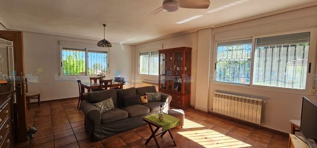 3 slaapkamer Villa te koop in Ontinyent met zwembad garage - € 345.000 (Ref: 9786854)