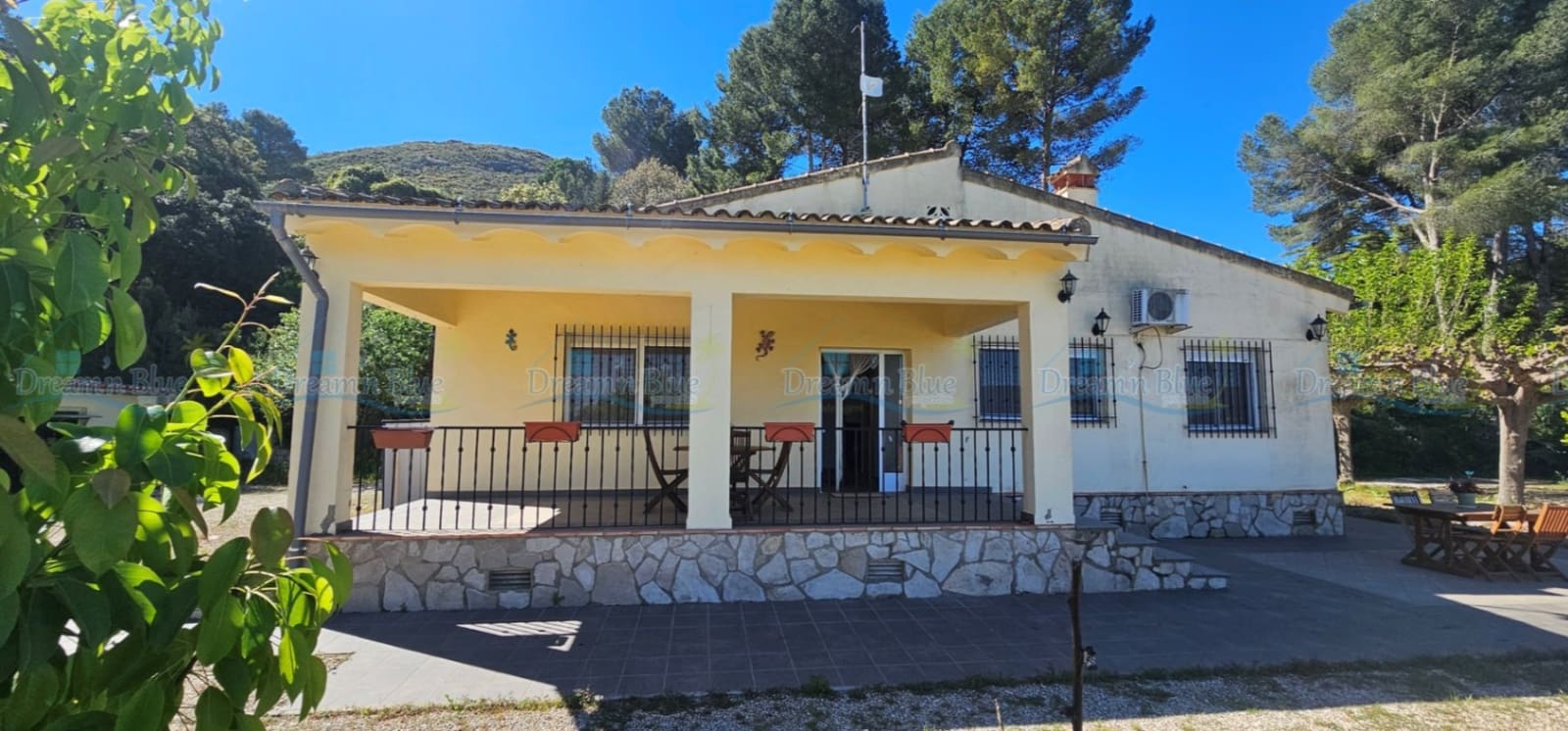 3 slaapkamer Villa te koop in Ontinyent met zwembad garage - € 345.000 (Ref: 9786854)