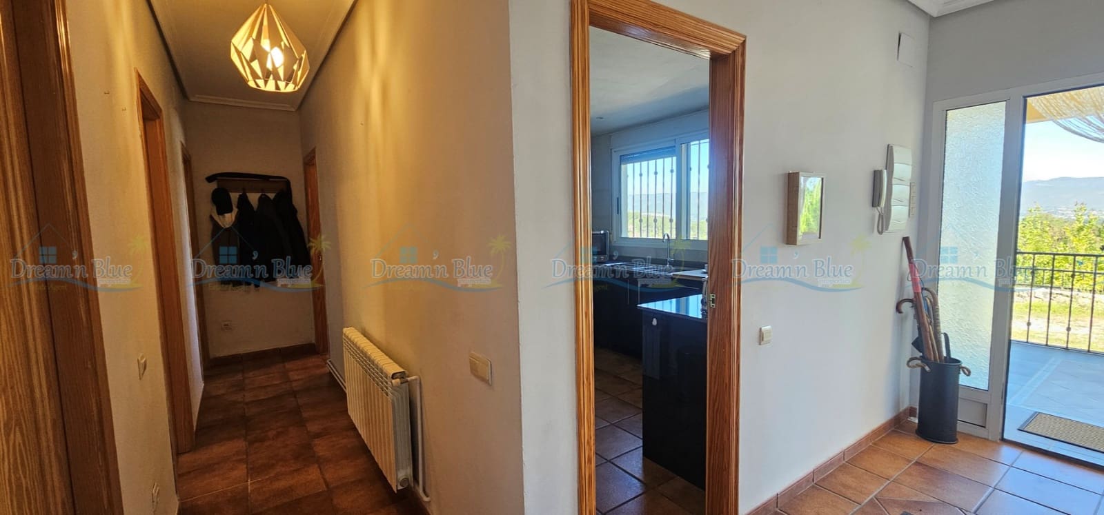 3 slaapkamer Villa te koop in Ontinyent met zwembad garage - € 345.000 (Ref: 9786854)