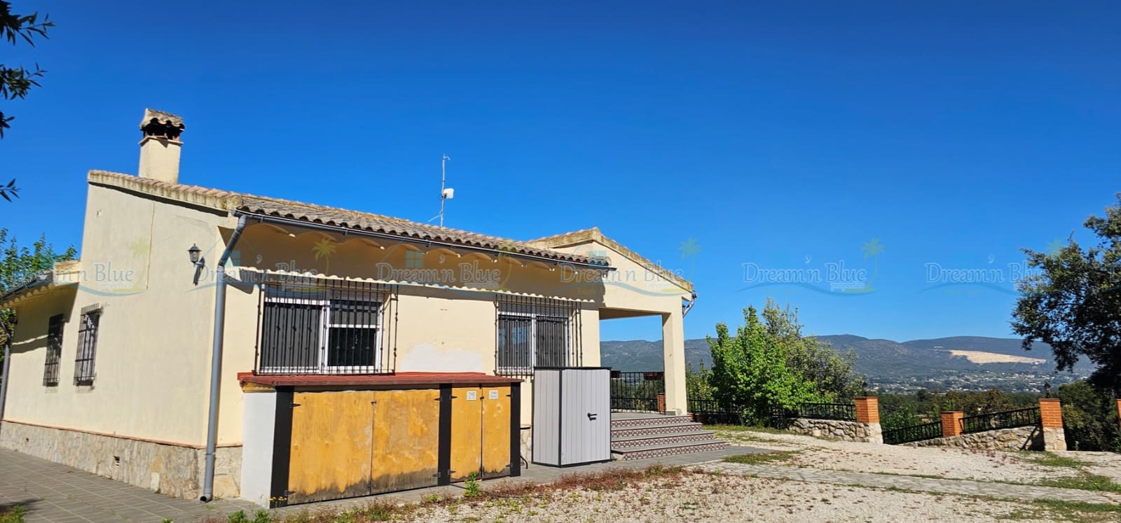3 slaapkamer Villa te koop in Ontinyent met zwembad garage - € 345.000 (Ref: 9786854)