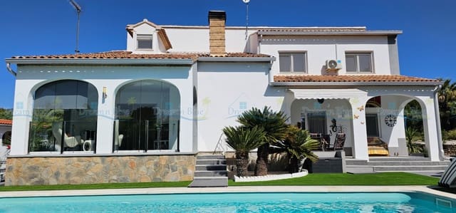 4 quarto Moradia para venda em Ontinyent com piscina garagem - 499 000 € (Ref: 9816464)