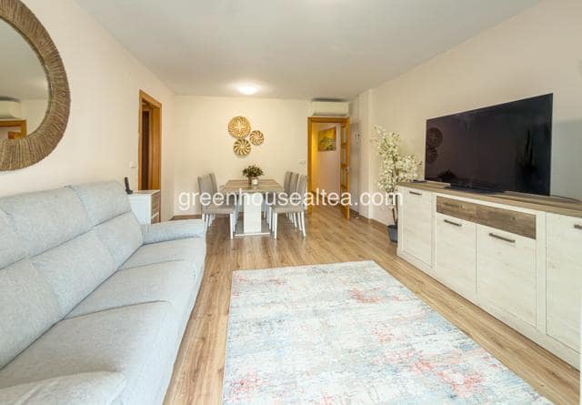 3 quarto Apartamento para arrendar em Altea com garagem - 1 350 € (Ref: 10029719)