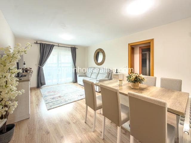 3 quarto Apartamento para arrendar em Altea com garagem - 1 350 € (Ref: 10029719)