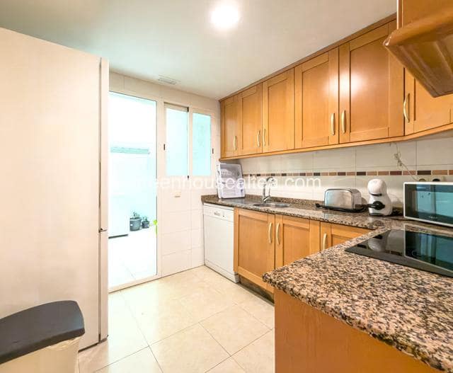 3 quarto Apartamento para arrendar em Altea com garagem - 1 350 € (Ref: 10029719)