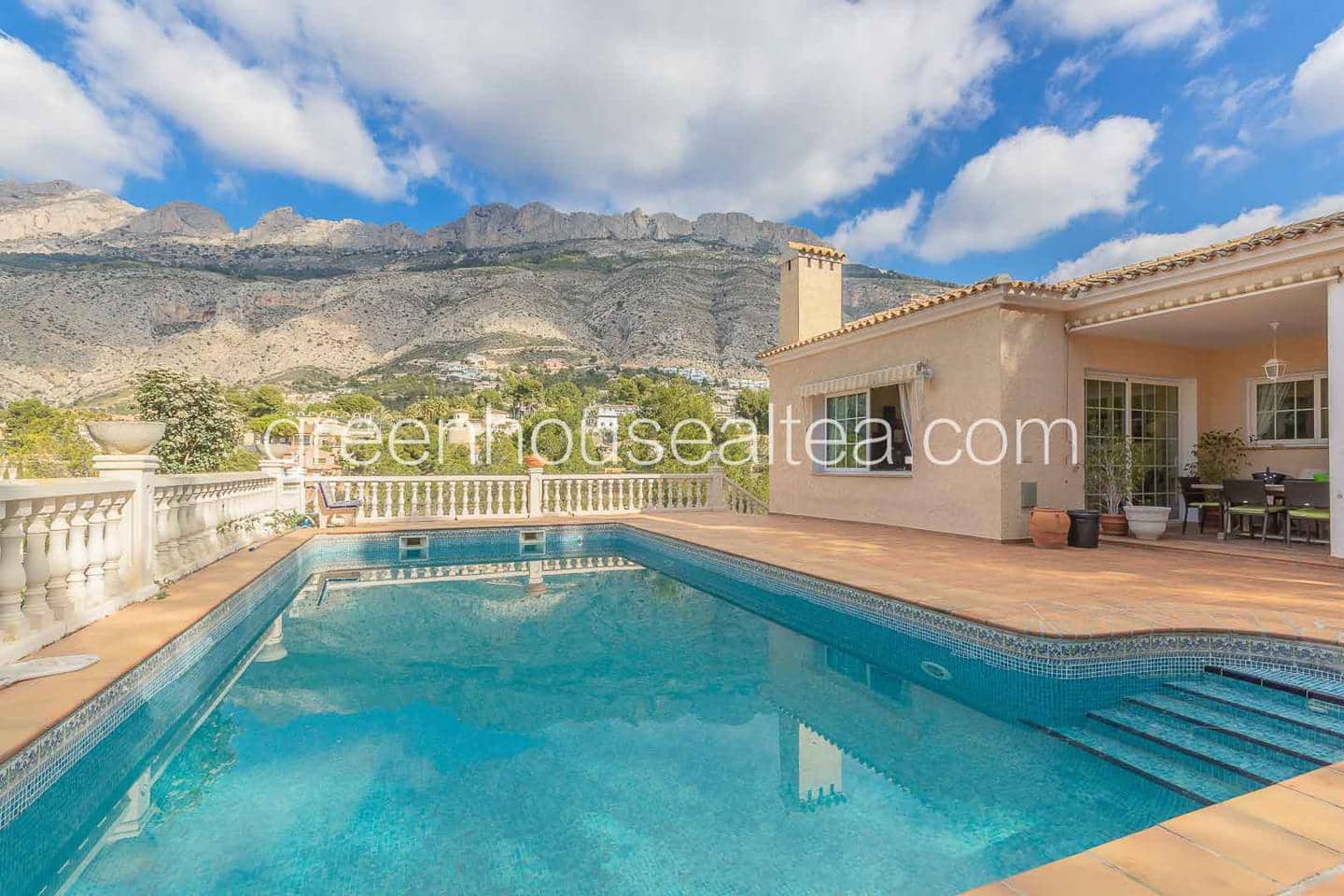 4 soveværelse Villa til salg i Altea med swimmingpool garage - € 690.000 (Ref: 5221324)