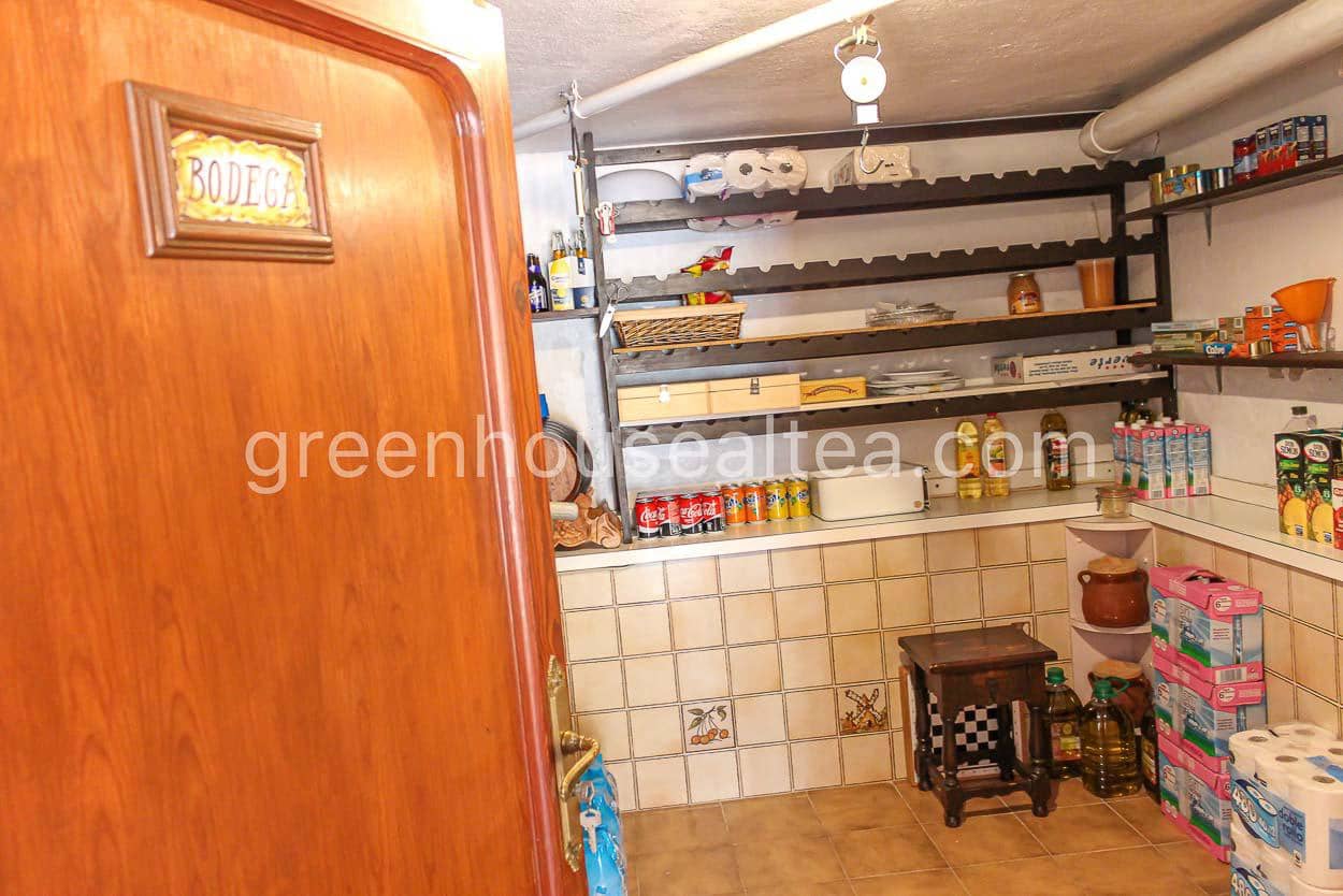 6 soverom Villa til salgs i La Nucia med svømmebasseng garasje - € 525 000 (Ref: 7366356)