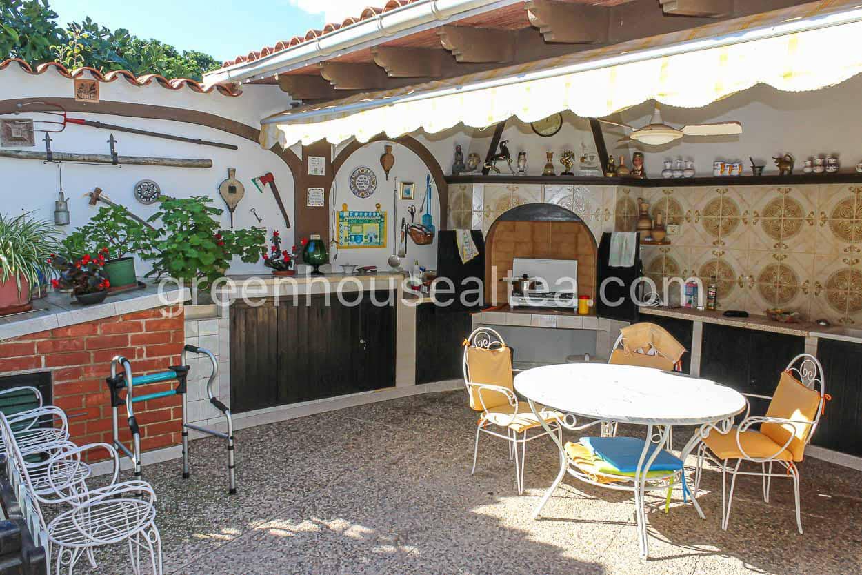 6 soverom Villa til salgs i La Nucia med svømmebasseng garasje - € 525 000 (Ref: 7366356)