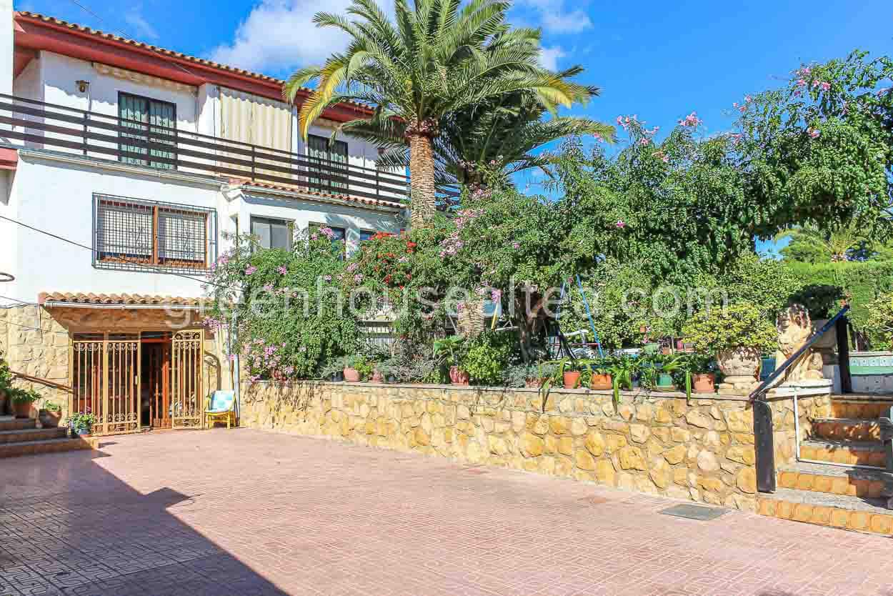 6 soverom Villa til salgs i La Nucia med svømmebasseng garasje - € 525 000 (Ref: 7366356)